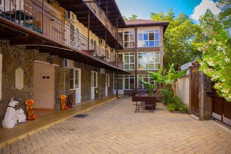 Отель Коралл-Лоо в Лоо - Россия