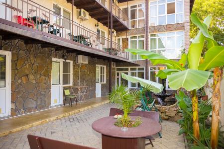 Отель Коралл-Лоо в Лоо - Россия