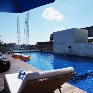 отель J4 Hotels Legian