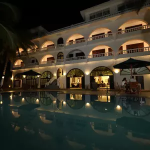 отель Joe`s Resort