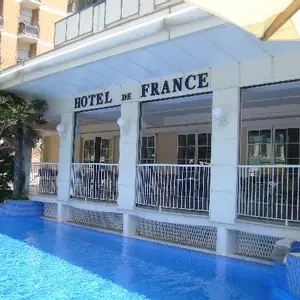 отель De France