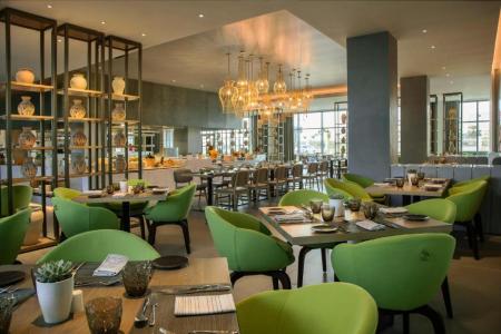 Отель Novotel Muscat Airport в Маскат - Оман