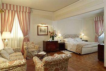 Отель De La Ville Hotel Florence в Флоренция - Италия