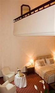 Отель De La Ville Hotel Florence в Флоренция - Италия