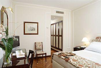 Отель De La Ville Hotel Florence в Флоренция - Италия