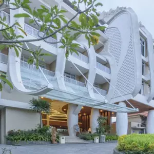 отель Bedrock Hotel Kuta Bali