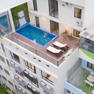 отель Titan Hotel