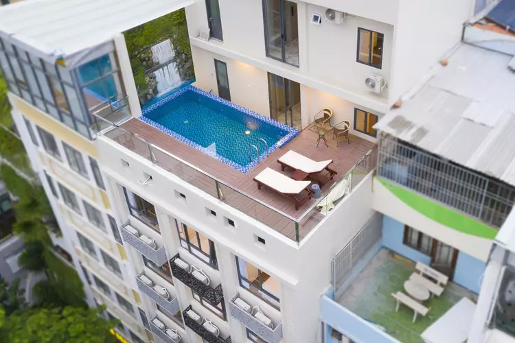 Titan Hotel