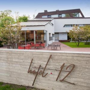 отель Hotel 12
