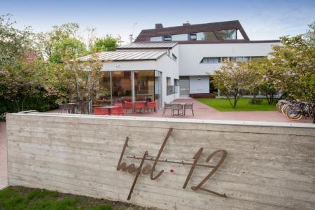 Отель Hotel 12 в Зеленоградск - Россия