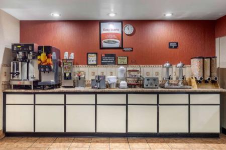 The Econo Lodge Milwaukee Airport Hotel