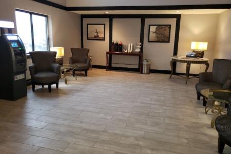 Super 8 by Wyndham Milwaukee Airport