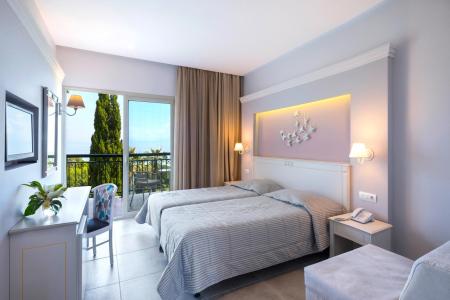 Отель Delfinia Hotels в о. Корфу - Греция