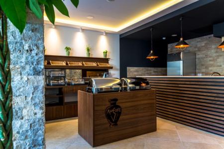 Отель Amfora в Петровац - Черногория