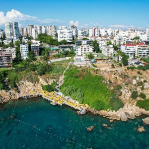 отель Qinn Hotel