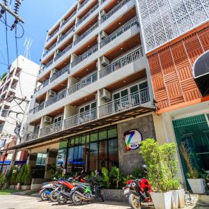 отель 77 Bangla Hotel