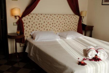 Il Chiostro Del Carmine