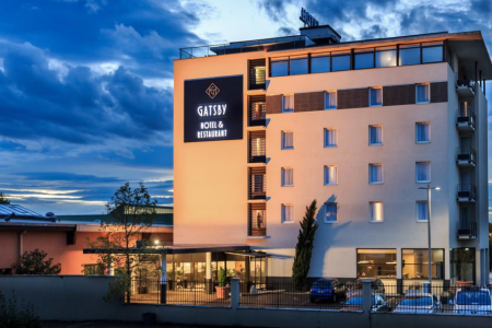 Gatsby Hotel & Restaurant by Happy Culture