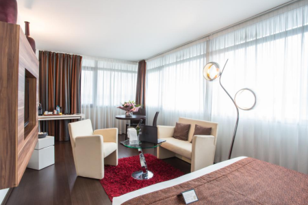 Gatsby Hotel & Restaurant by Happy Culture