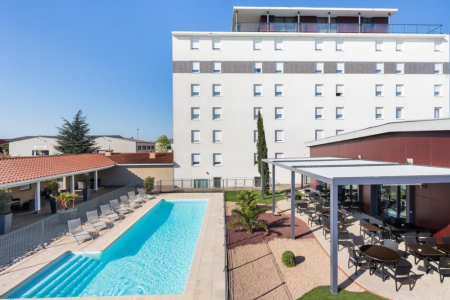 Gatsby Hotel & Restaurant by Happy Culture