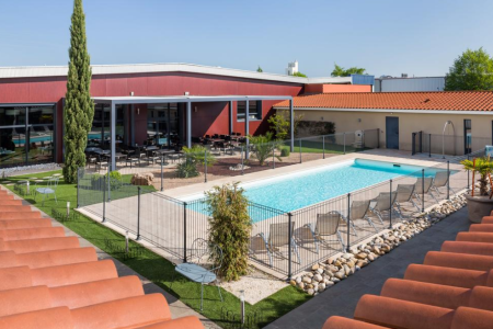 Gatsby Hotel & Restaurant by Happy Culture