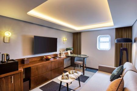 Отель Queen Elizabeth 2 в Бур Дубай - ОАЭ