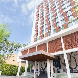 отель Jetwing Colombo Seven