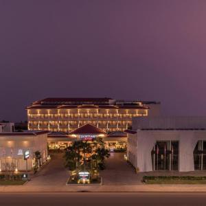отель Courtyard by Marriott Siem Reap Resort