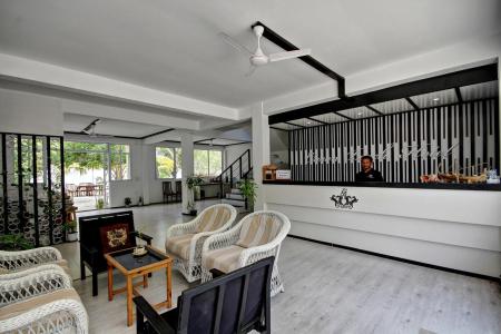 Отель The Crown Beach Hotel в Мале Атолл (Каафу Атолл) - Мальдивы