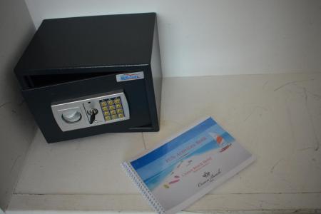 Отель The Crown Beach Hotel в Мале Атолл (Каафу Атолл) - Мальдивы