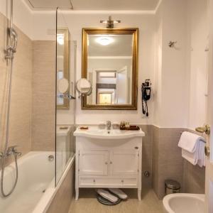 отель Eitch Borromini Palazzo Pamphilj