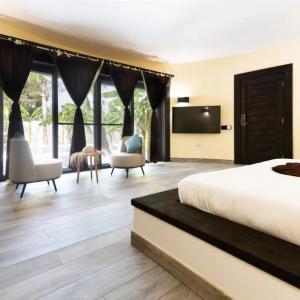 отель Blue Moon Resort