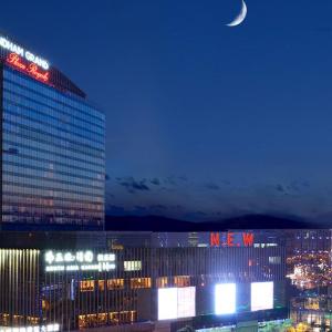 отель Wyndham Grand Plaza Royale Colorful Yunnan Kunming