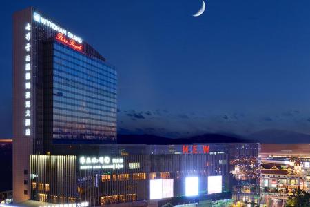 Отель Wyndham Grand Plaza Royale Colorful Yunnan Kunming в Куньмин - Китай
