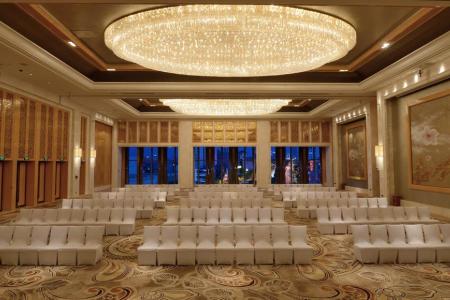 Отель Wyndham Grand Plaza Royale Colorful Yunnan Kunming в Куньмин - Китай