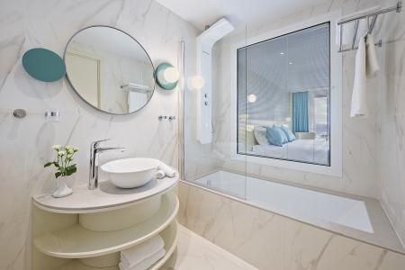 Отель The Ivi Mare в Пафос - Кипр