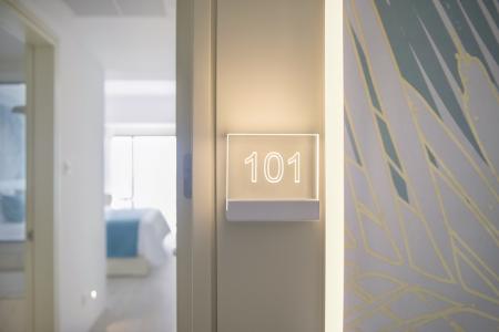 Отель The Ivi Mare в Пафос - Кипр