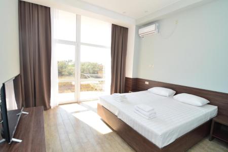 Leo Grand (Поповка)