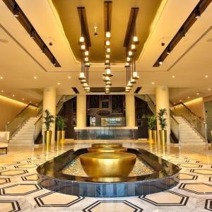 отель Four Points by Sheraton Production City, Dubai