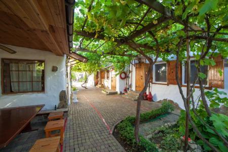 Отель Гостиный Двор в Керчь - Россия