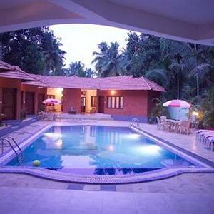 отель Deshadan Cliff & Beach Resort