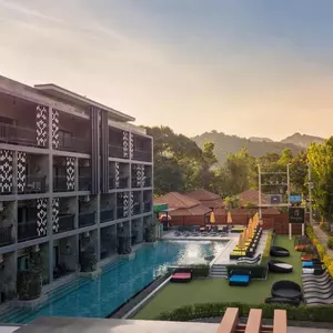 отель Maneetel Krabi Beachfront