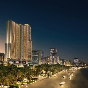 отель Vinpearl Beachfront Nha Trang