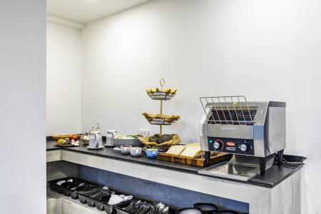 The Rizin Hotel & Residences