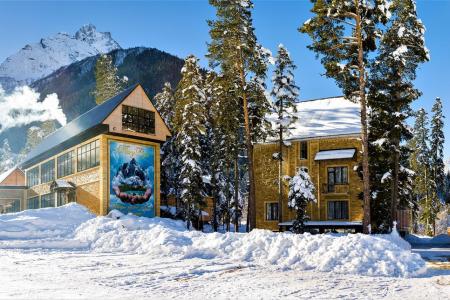 Отель Tauruh в Домбай - Россия