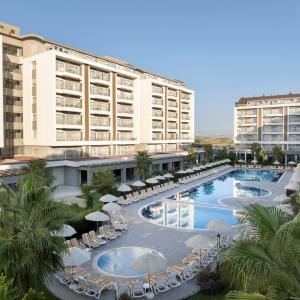 отель Greenwood Suites Resort