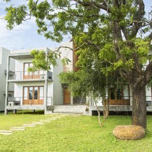 отель Aliya Resort and Spa