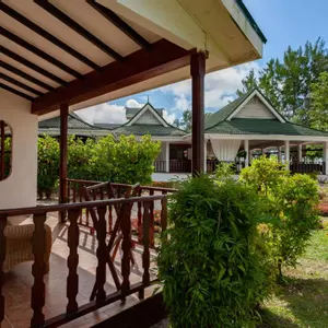 отель Cote D`or Lodge