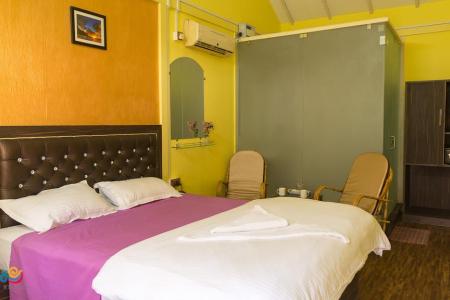 Отель Reginas Place в Мандрем - Индия