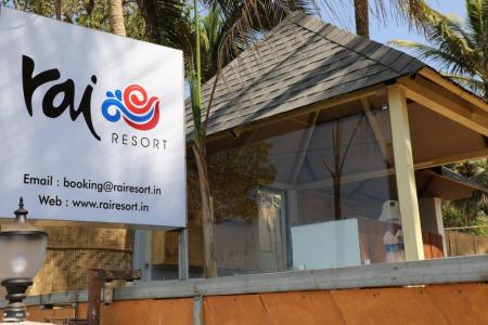 Отель Reginas Place в Мандрем - Индия